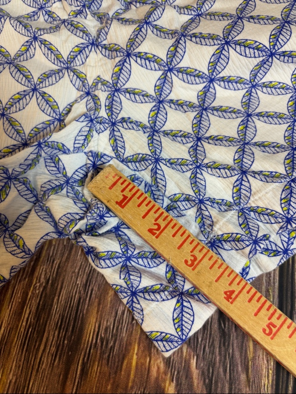 Vineyard Vines Cream and Blue Geometric Bermuda Shorts(0051) - Picture 2 of 4